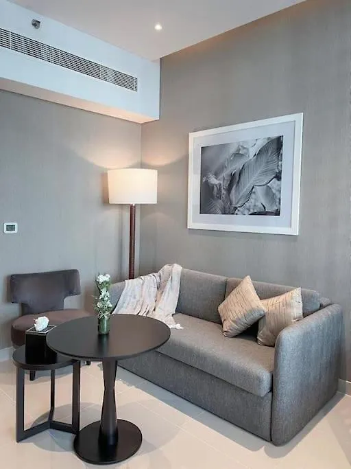 Apartment Chic Studio With Balcony - Canal Bay & Pool Views Dubai