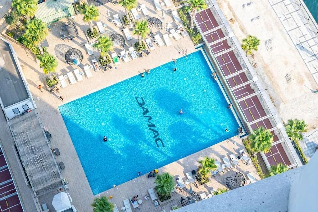 Chic Studio With Balcony - Canal Bay & Pool Views Dubai Apartment