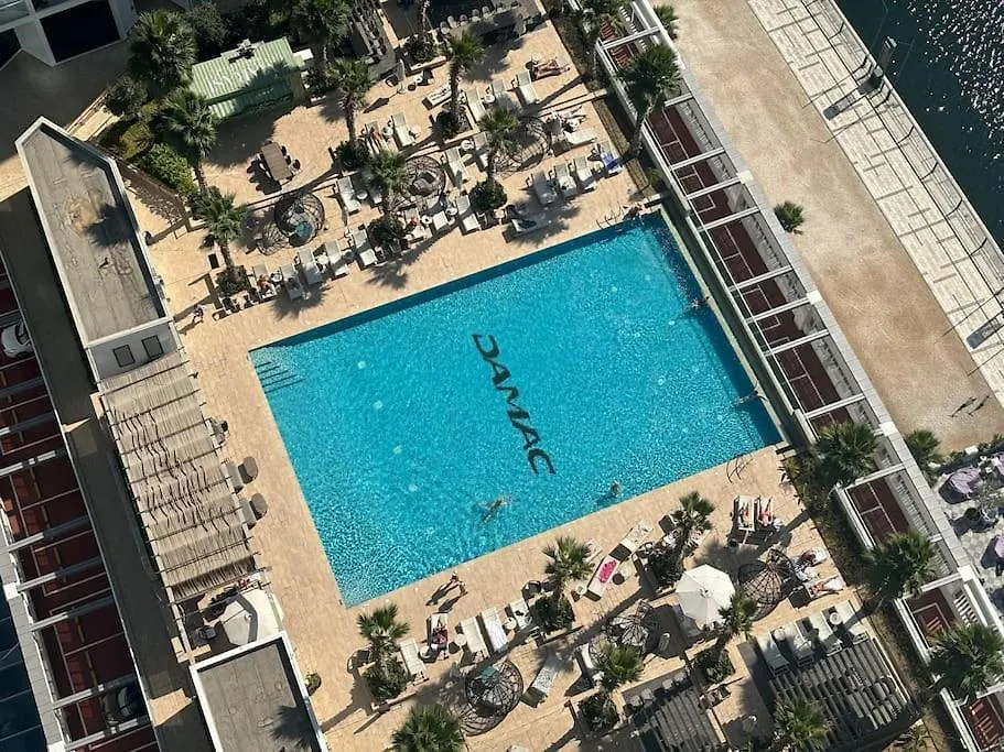 Apartment Chic Studio With Balcony - Canal Bay & Pool Views Dubai