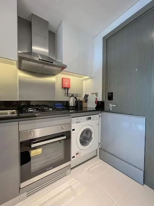 Apartment Chic Studio With Balcony - Canal Bay & Pool Views Dubai
