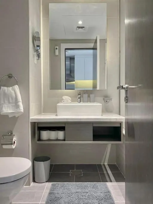 Chic Studio With Balcony - Canal Bay & Pool Views Dubai 0*,