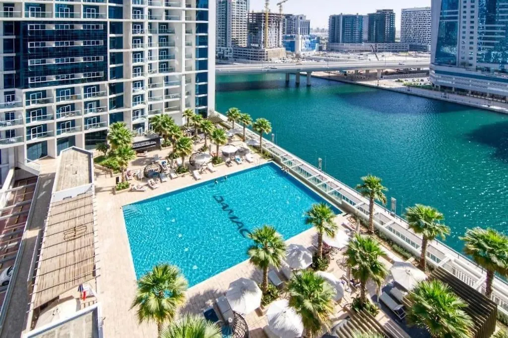 Chic Studio With Balcony - Canal Bay & Pool Views Dubai Apartment
